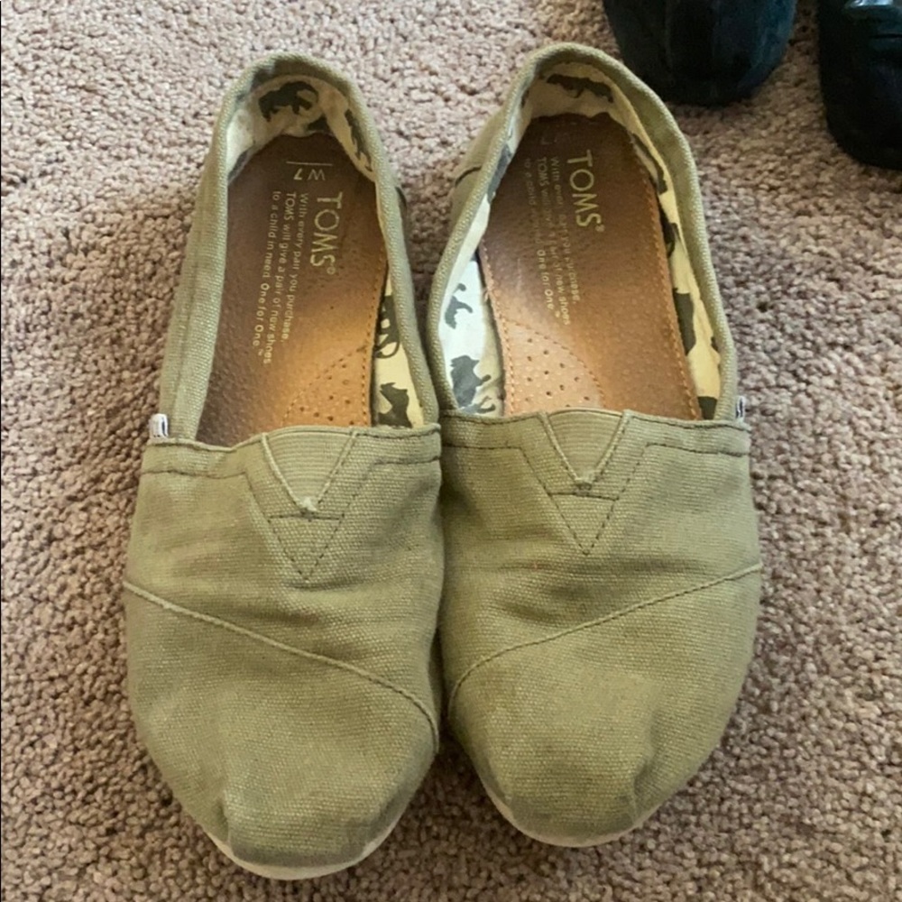 Toms